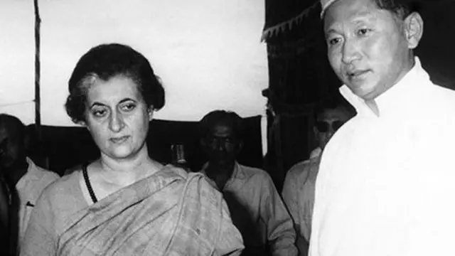 इन्दिरा गान्धीसँग भएको एउटा कटु प्रसङ्ग पनि समेटिएको छ