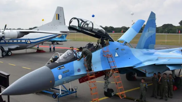 SU-30 စတုတ္ထမျိုးဆက်အလွန် တိုက်လေယာဥ်