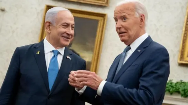 अमेरिकेचे राष्ट्राध्यक्ष जो बायडन आणि बेंजामिन नेतन्याहू 