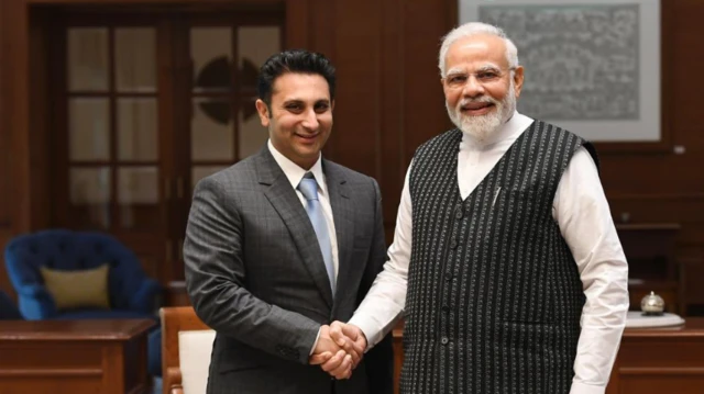 साल 2022 में पीएम मोदी और अदार पूनावाला