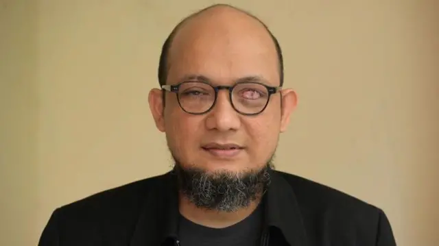 Mantan penyidik Komisi Pemberantasan Korupsi, Novel Baswedan, mengalami serangan air keras pada tahun 2017.
