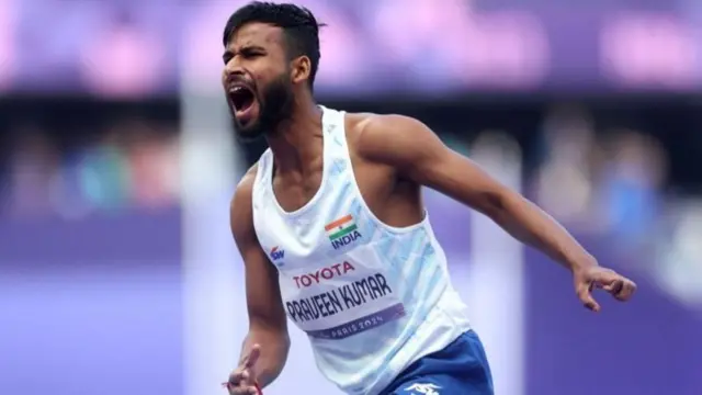 પ્રવીણે 2.08 મીટરની છલાંગ લગાવી હતી