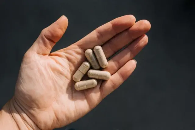 गोळीचा आकार कसा आहे, ती किती मोठी आहे, तिचा पोत कसा आहे आणि चव कशी आहे यावरूनही ती गिळायला किती अवघड ते ठरतं.
