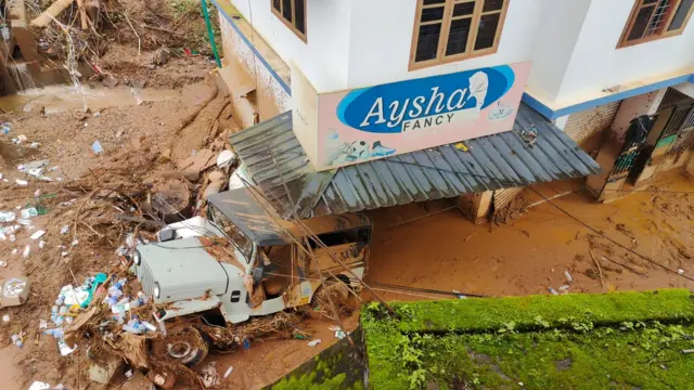 வயநாடு, இடுக்கி மாவட்டங்களில் அடிக்கடி நிலச்சரிவு ஏற்படுவது ஏன்? அங்கு என்ன பிரச்னை?