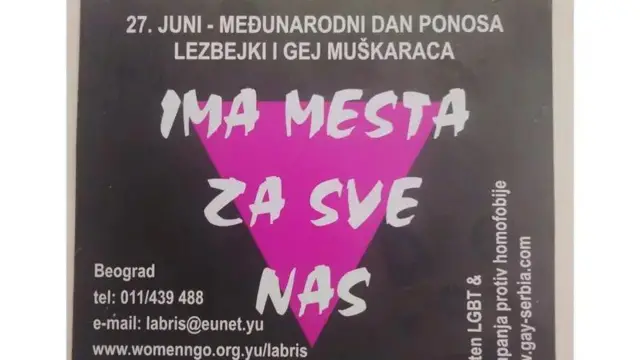 Nalepnice izrađene za prvi Prajd, koje usled nasilnih događaja jedna od organizatorki nije stigla da podeli
