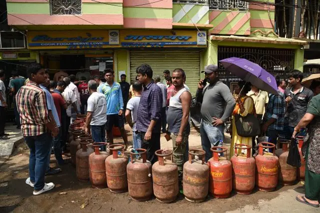 भारत एलपीजीचा सर्वात मोठ्या ग्राहकांपैकी एक असूनदेखील भारतात एलपीजीची पुरेशी साठवणूक नाही. 