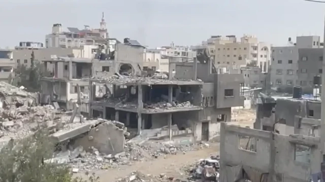 உறவினர்களை இழந்த காஸா தந்தையின் கண்ணீர் கதை