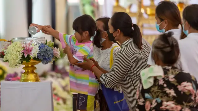 พิธีสวดอภิธรรมจะมีถึงวันที่ 10 ต.ค. และพิธีพระราชทานเพลิงศพในวันที่ 11 ต.ค.