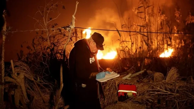 Профессор Шукри, абанын булганышы боюнча изилдөө жүргүзүүдө 