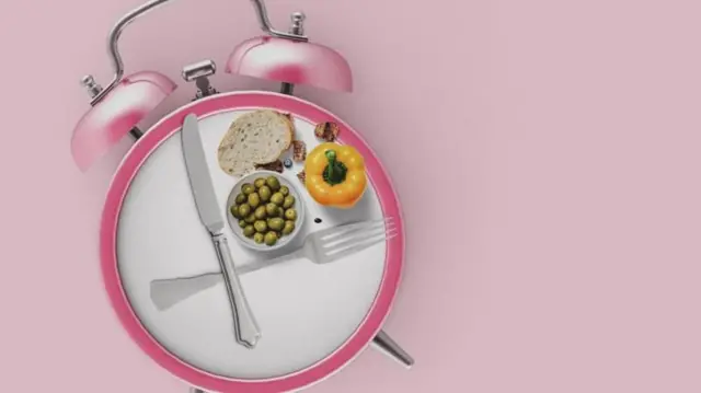 इंटरमिटंट फास्टिंगवरील नवा अभ्यास जुन्या धारणांना आव्हान देतो