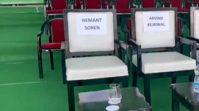 हेमंत सोरेन और केजरीवाल की कुर्सियां खाली