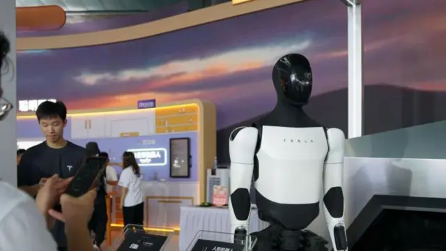 चिनियाँ निर्यात नियन्त्रणका कारण टेस्लाका रोबट विकास प्रभावित भएको छ
