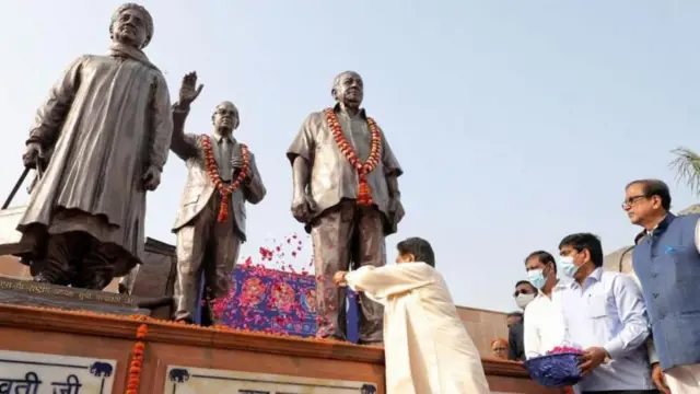 தனித்து போட்டியிட்டு அரசியல் அதிகாரத்தை எட்டிய தலித் கட்சிகள் தற்போது வலுவிழந்து உள்ளன.
