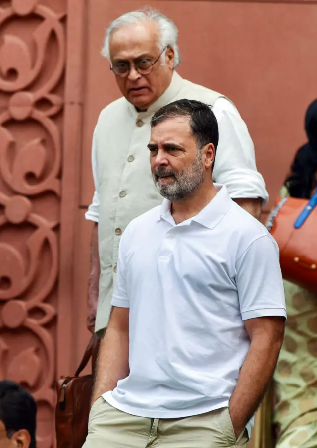 संसद में राहुल गांधी ने गृह मंत्री के चर्चा के प्रस्ताव को यह कहते हुए ठुकरा दिया था कि "हमें जवाब चाहिए, हम उनका भाषण सुनना नहीं चाहते हैं"