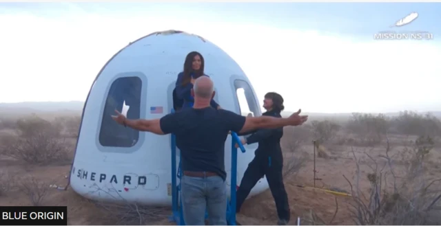 Jeff Bezos welcome im fiancé Lauren Sánchez