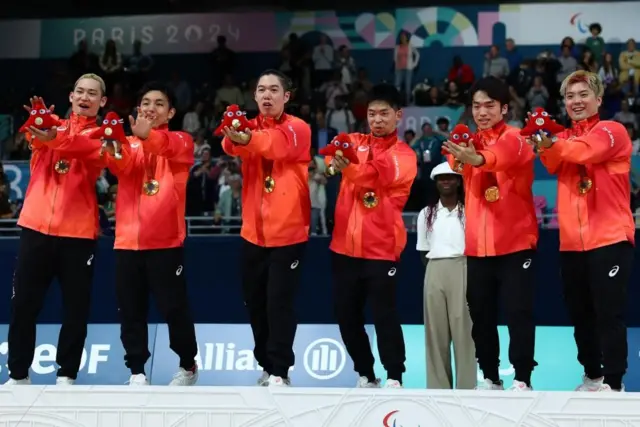 金メダルを獲得したゴールボール男子の日本代表チーム