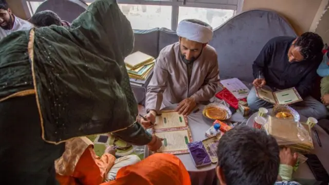 પ્રતીકાત્મક તસવીર