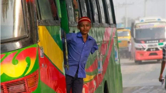 বাংলাদেশের ছয় লাখ নিবন্ধিত মোটর যানের ফিটনেস নেই।