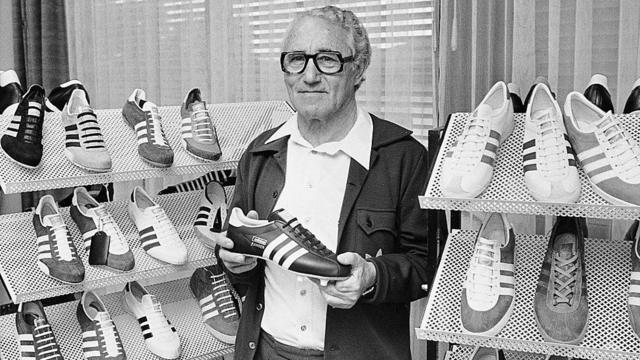 Адольф Дасслер і спортивне взуття, яке він створив