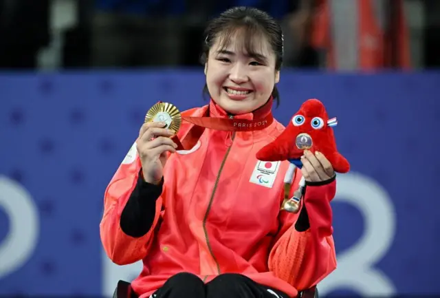 金メダルを獲得した里見紗李奈