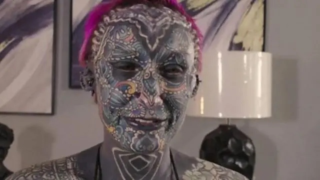 Esperance Fuerzina, to gba ami ẹyẹ Guinness World Records gẹgẹ bii ẹni to ya aworan si ara rẹ julọ lagbaye