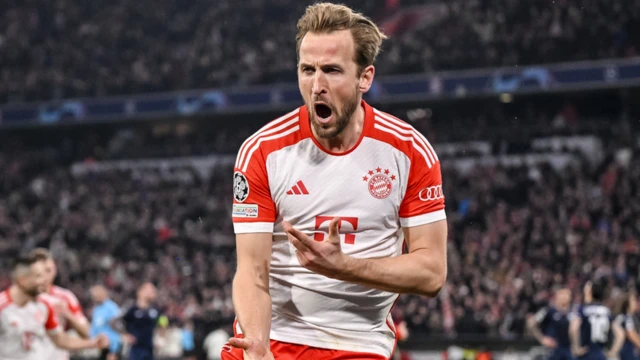 Harry Kane akishangilia kuifungia Bayern Munich dhidi ya Lazio kwenye Ligi ya Mabingwa