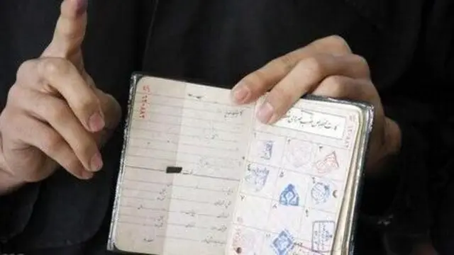 در شناسنامه های ایران صفحه مخصوص مهر انتخابات وجود دارد