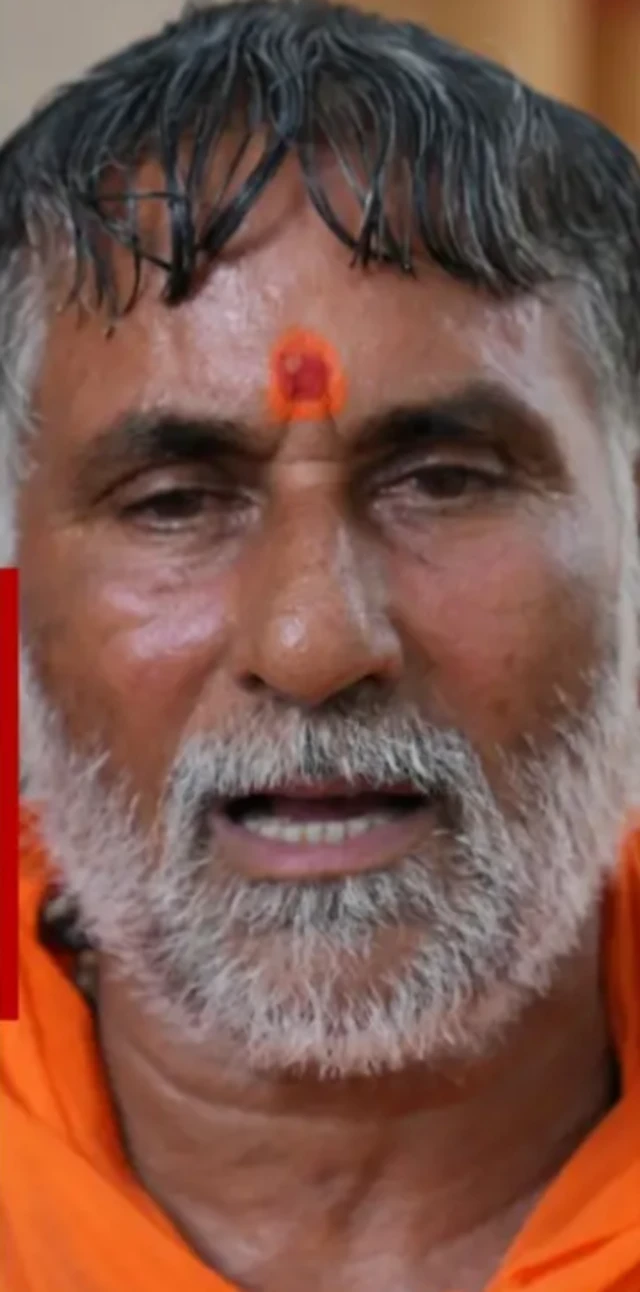 இந்து புனித யாத்திரைக்காக, வேலையில் இருந்து நீக்கப்படும் இஸ்லாமிய ஊழியர்கள், பின்னணி என்ன?