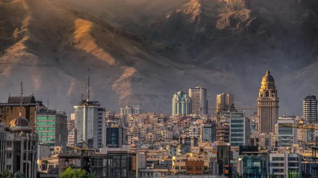 نمایی از شهر تهران