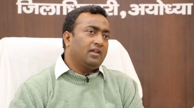 जिल्हाधिकारी (प्रशासक दर्जा) नितीश कुमार