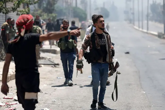 با وجود تلاش‌ها برای برقراری آتش‌بس درگیری بین قبایل عرب سنی و دروزی‌ها همچنان ادامه دارد