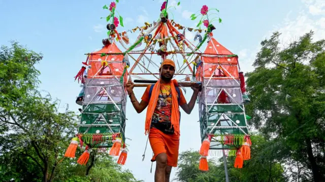 कांवड़ यात्रा को लेकर बरेली में पथराव 