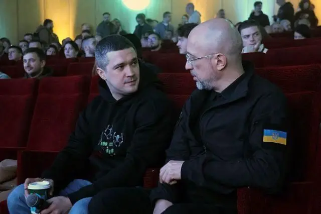 Федоров і Шмигаль сидять на кріслах