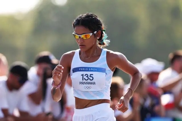 प्रियांका गोस्वामी पॅरिसमध्ये रेस वॉकिंग स्पर्धेत सहभागी झाली.