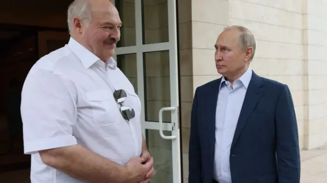 ২০২০ সালের বিতর্কিত নির্বাচনের পর থেকে লুকাশেঙ্কো সরকার মস্কোর ওপর বেশি করে নির্ভরশীল হয়ে পড়ছে