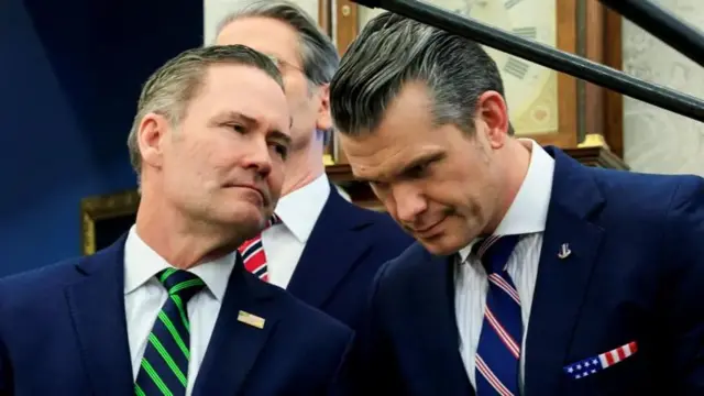 US National Security Advisor Mike Waltz (L) and Secretary of Defence Pete Hegseth (R)