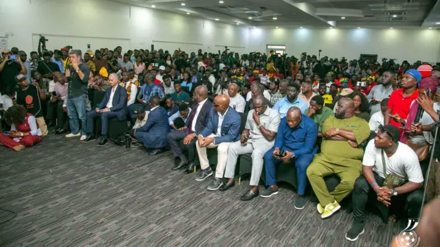 journalists asked wide-ranging questions at unveiling