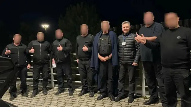 Інкасаторів "Ощадбанку" зустріли на кордоні України 5 березня ввечері