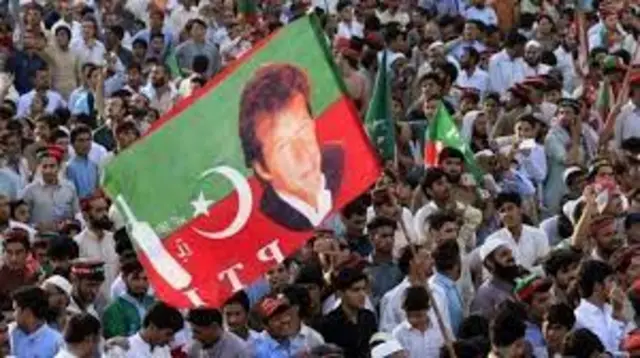 Dibadbaxyo lagu taageerayo Imran Khan