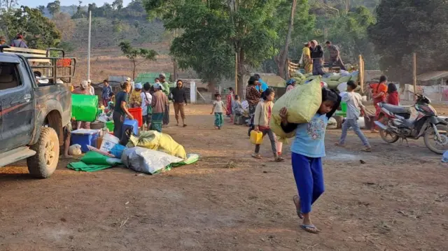 စစ်ကြောင်းထိုး၊ ကရင်နီပြည်နယ်၊ စစ်ဘေးရှောင်နေရာထပ်ပြောင်း