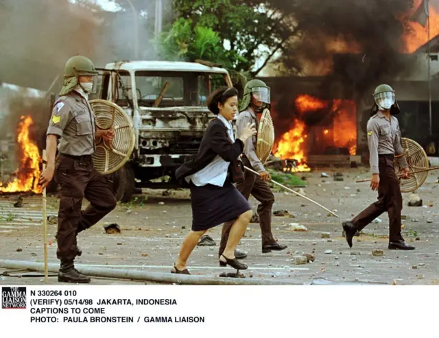 Situasi kerusuhan 1998.