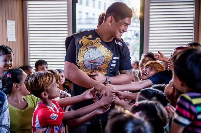 ၂၀၁၇ ကာလ မြန်မာပြည်ကို လာရောက်ခဲ့ချိန်က အောင်လ