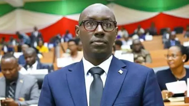 Icegera ca mbere Fabrice Nkurunziza, umututsi yamuka mu ntara ya Burunga. 