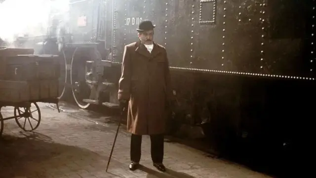 آلبرت فینی در نقش پوآرو