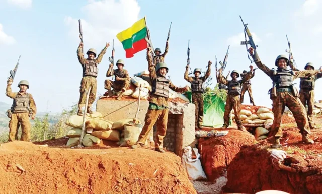 ၂၀၂၅ ဇူလိုင်တုန်းက စစ်တပ် နောင်ချိုမြို့ကို ပြန်ထိန်းချုပ်ပြီးနောက် ထုတ်ပြန်ခဲ့တဲ့ပုံ