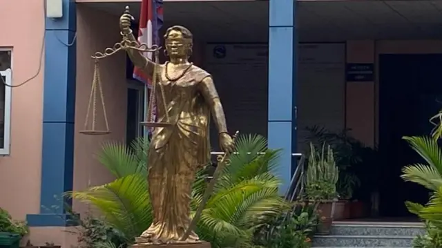 न्यायमूर्तिको प्रतिमा