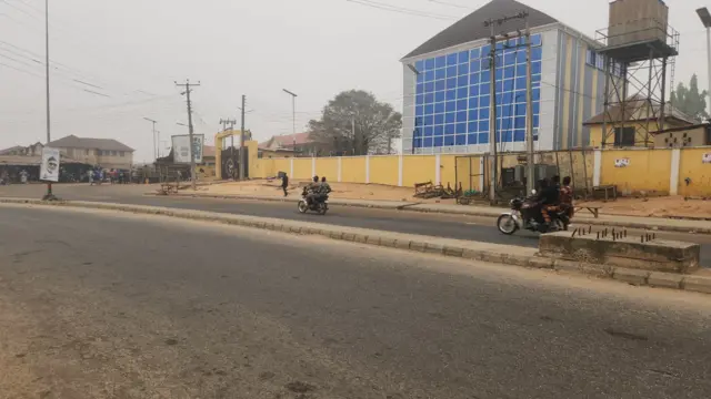 Aworan bi igboro ilu Ọwọ ṣe da paroparo.