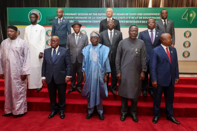 Les présidents des pays membres de la CEDEAO prenant une photo de famille