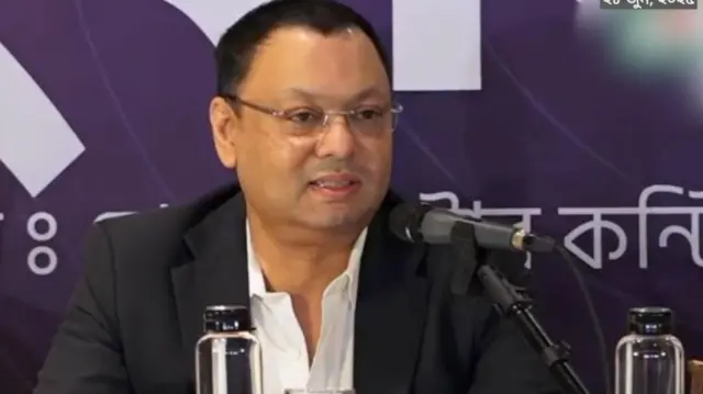 বাংলাদেশ টেক্সটাইল মিলস অ্যাসোসিয়েশন বা বিটিএমএর সভাপতি শওকত আজিজ রাসেল 