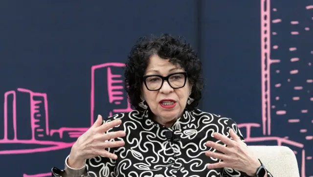 A juíza da Suprema Corte dos EUA, Sonia Sotomayor, discursa no Campus Padron do Miami Dade College na terça-feira, 11 de fevereiro de 2025, em Miami